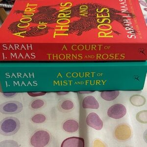 A court of Thorns and Roses